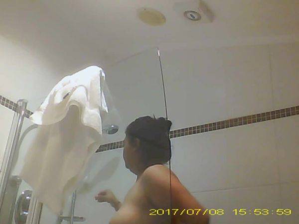 Sexy Indian Bengali Boudi Indrani hiddencam bath - voyeurhit.com - India on poweredporn.com