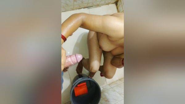 Bhabhi Bathing While Open Door And Dever Came At Home - desi-porntube.com - India on poweredporn.com