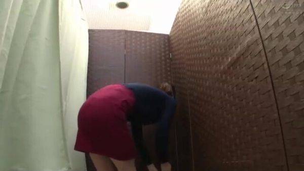 03632,A bitch is fully exposed during sex! - hclips.com - Japan on poweredporn.com