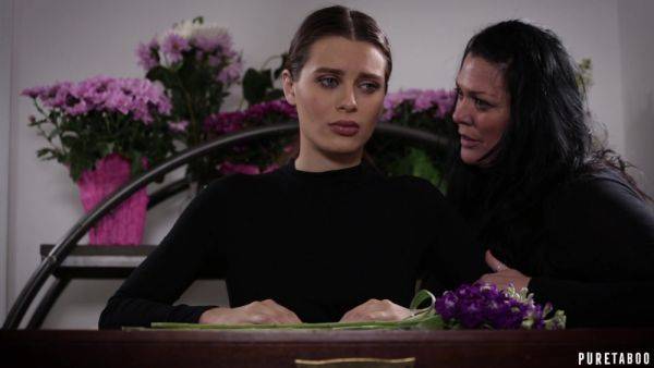 Cum on pussy for this thin babe after loud home sex - xbabe.com on poweredporn.com