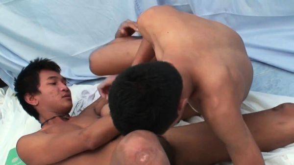 Asian pee lovers enjoy bareback anal sex - drtuber.com on poweredporn.com