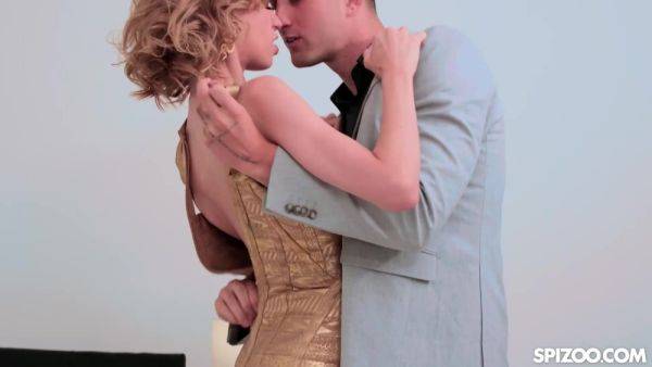 Seductive Blonde Molly Devon Blows Dick Before Hardcore Sex - txxx.com on poweredporn.com