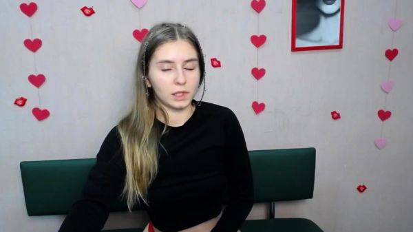 Blonde flashing ass in red thong on webcam show - drtuber.com on poweredporn.com