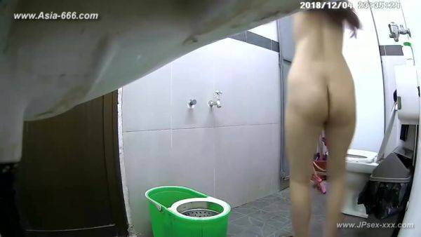 Peeping chinese bath.78 - hotmovs.com - China on poweredporn.com