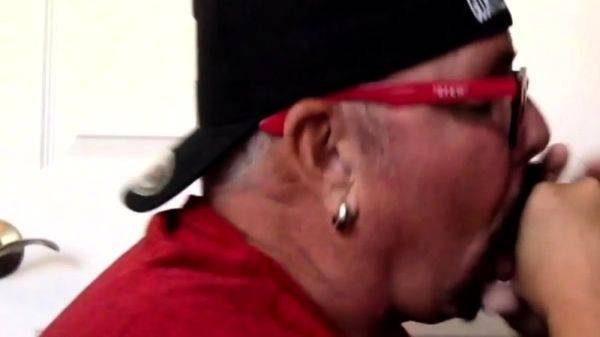 Real gloryhole gaydaddy sucks cock - drtuber.com on poweredporn.com