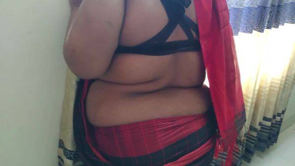 Tamil Cachi Came To The House During Holi - desi-porntube.com - India on poweredporn.com