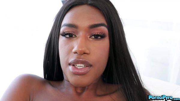 Hot Black Babe Ashley Aleigh Sucks Cocks - hclips.com on poweredporn.com