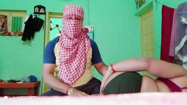 Indian Teen 18+ Sarmila Makes Porn At Home Teasing Her Desi Fans - desi-porntube.com - India on poweredporn.com