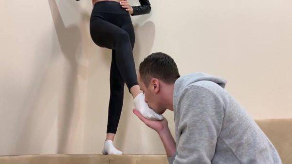 Foot Slave Takes Turns Serving The Feet Of Two Young Mistresses - Double - hotmovs.com on poweredporn.com