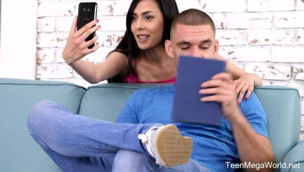 Playful cutie demands sperm - veryfreeporn.com on poweredporn.com