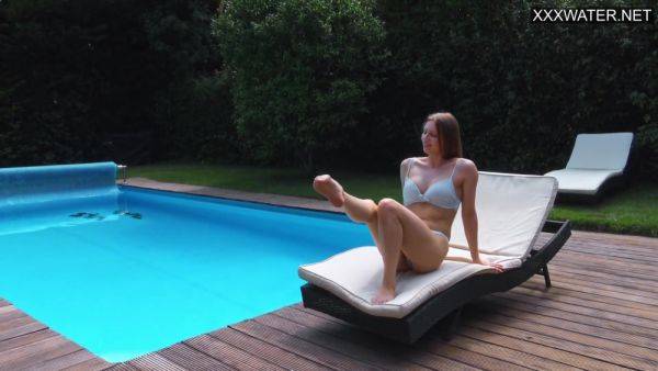 Mia Split - Russian Gymnast Swimming - upornia.com - Russia on poweredporn.com