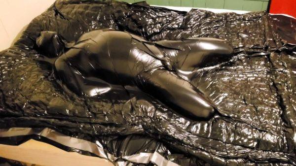 Sealed in vac mattress !!! - drtuber.com on poweredporn.com