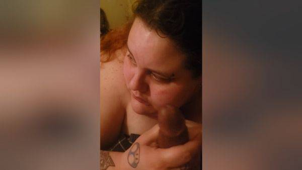 She Sure Does Know How To Suck It Good - videomanysex.com on poweredporn.com