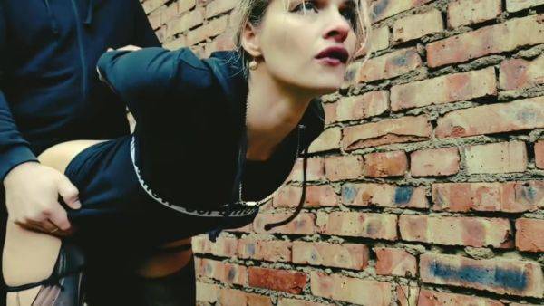 Swife Katy - She Is The Only Girl In A Post-apocalyptic Future, Everyone Is Hunting For Her To Fu - hclips.com on poweredporn.com