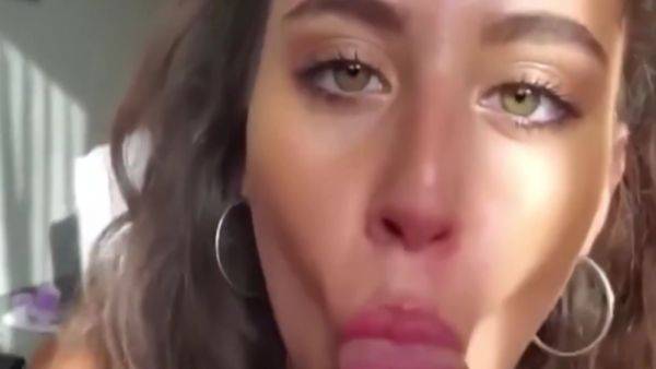 Lisa Blu In La Ex De Mi Amigo Se La Come Toda (full Ver.) 5 Min - hclips.com on poweredporn.com