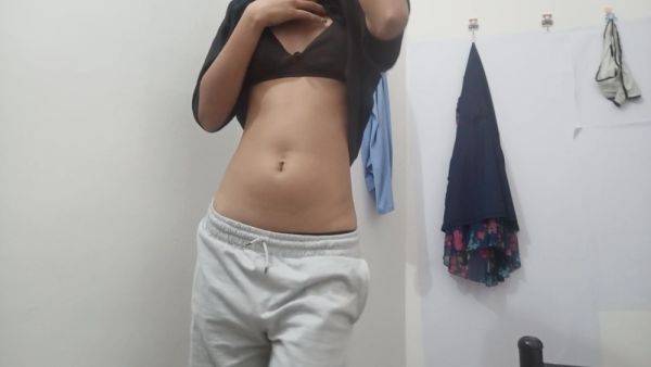 Bengali Girls Fingering Her Pussy - desi-porntube.com - India on poweredporn.com