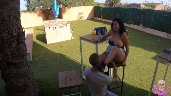 Hot Couple Caught On Camera In A Bar - desi-porntube.com - India on poweredporn.com