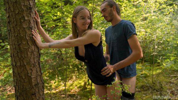 Slender babe tries hard sex in the woods with her new boyfriend - hellporno.com on poweredporn.com