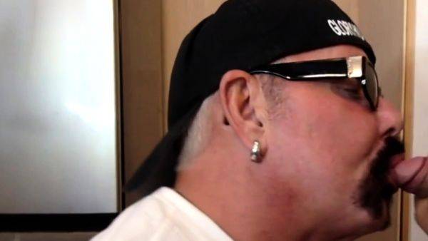 Spycam mature in gloryhole - drtuber.com on poweredporn.com