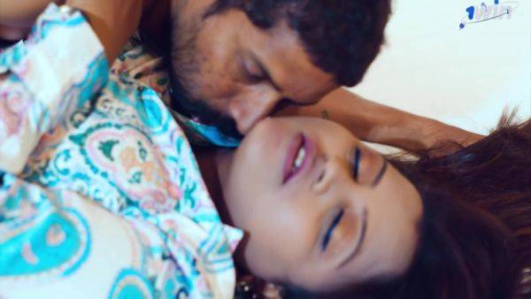 Horny Room Service Girl Fucked Hard By The Client - desi-porntube.com - India on poweredporn.com