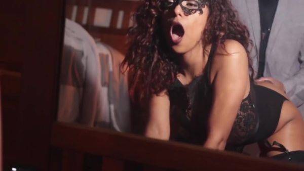 Sexy Indian Cheats On Her Husband With Her Boss - hotmovs.com - India on poweredporn.com