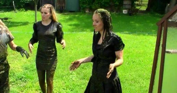 Pornstar gets hair soaked with make water and sucks weenie - drtuber.com on poweredporn.com