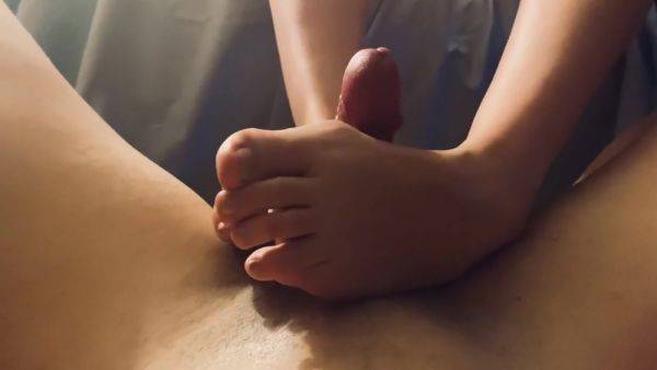 I Give My Footjob And He Cums All Over My Feet - hotmovs.com on poweredporn.com