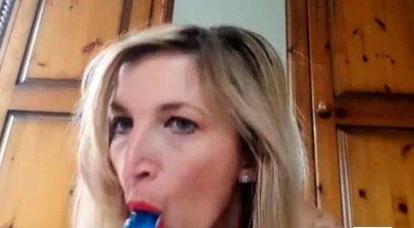 Blue toy strip and play - drtuber.com on poweredporn.com