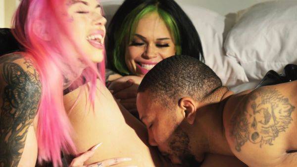 LEGENDARYX Three the hardway XXX with Chantal and Karen - drtuber.com on poweredporn.com