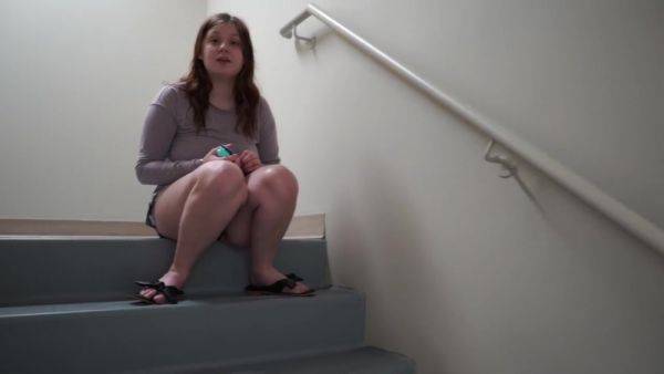 Peeing In The Hotel Stairway - hotmovs.com on poweredporn.com