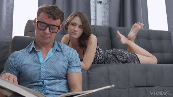 Cute babe craves stepbrother's tool for some naughty cam sex - xbabe.com on poweredporn.com