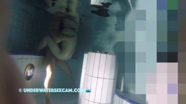 Hot Couple Has Underwater Sex In A Corner - hclips.com on poweredporn.com