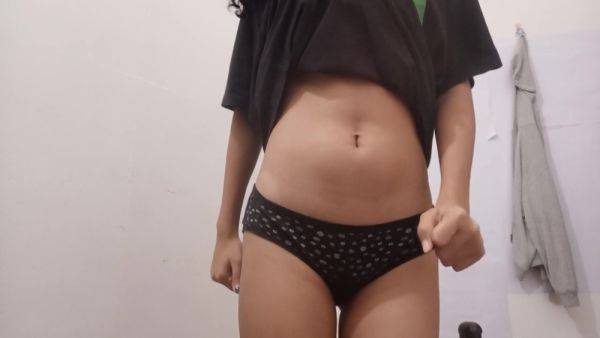 Asian With Tight And Juicy Pussy - desi-porntube.com - India on poweredporn.com