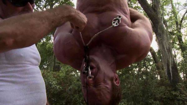 Sadistic Dom Mulengro Puts Up The Antics On Sub Derek Pain - drtuber.com on poweredporn.com