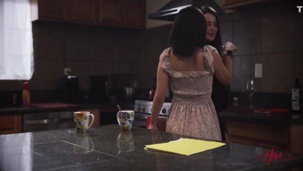 Aubree Valentine And Kimmy Kimm - A Chance Encounter - hotmovs.com - Usa on poweredporn.com