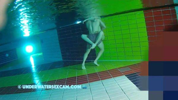 She Likes To Be Fingered - hclips.com on poweredporn.com