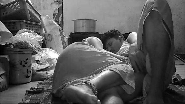 Bigger Cock - Indian House Wife And Housband - upornia.com - India on poweredporn.com