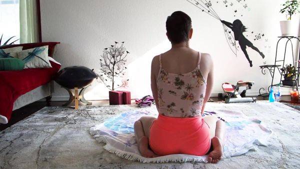 Behind The Booty Shorts - upornia.com - Usa on poweredporn.com