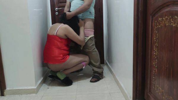 اه طيزي راح يا خالد - براحة على موخرتي شرموطة 18 سنة تتناك احلى اهات تصرخ من المتعة - desi-porntube.com - India on poweredporn.com