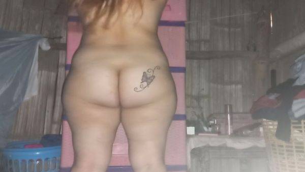 Madrastra Caliente Mostrando Sus Tetas Y Culo Real Casero - upornia.com on poweredporn.com