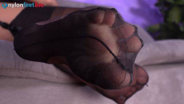 Sexy teen in cuban stockings points her feet in your face - txxx.com - Cuba on poweredporn.com