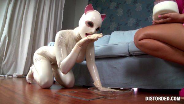 Mistress plays with her slave girl in latex fantasies - hellporno.com on poweredporn.com