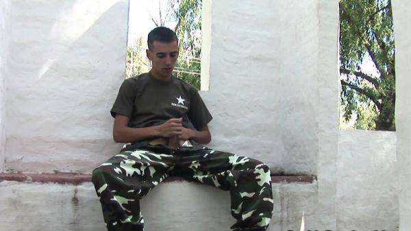 Military DILF fucks navy twink outdoor - drtuber.com on poweredporn.com