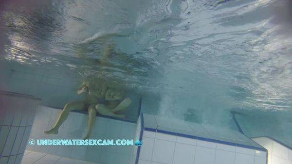 Sporty Couple Regenerating On An Underwater Bench - hclips.com on poweredporn.com