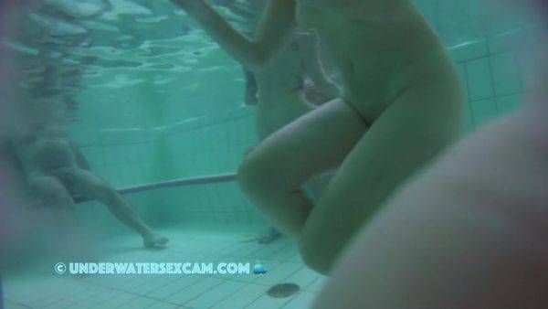 The Right Position For Underwater Sex On A Bench - hclips.com on poweredporn.com