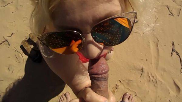 Blowjob On Beach - upornia.com on poweredporn.com