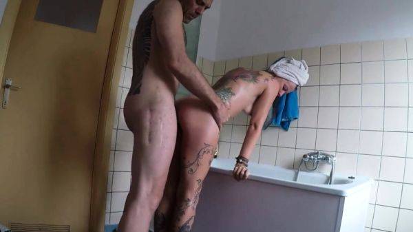 Quicky in the bathroom leaves her pussy dirty and dripping c - drtuber.com on poweredporn.com