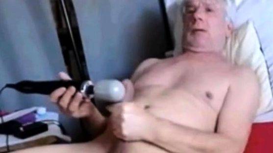 Grandpas toys - drtuber.com on poweredporn.com