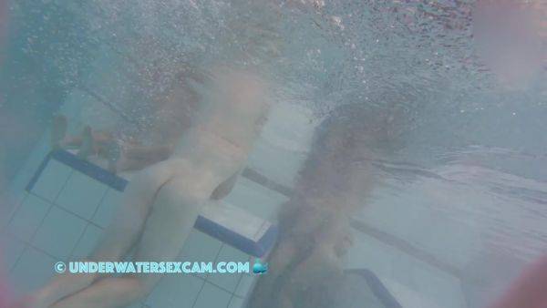 This Young Couple Plays Together Underwater In Front Of Many People - hclips.com on poweredporn.com