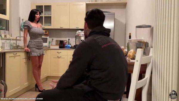 Step aunt Giulia Diamond sucks my cock when husband's at work - porntry.com on poweredporn.com